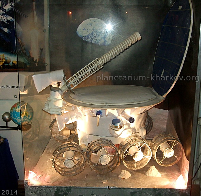 Місяцехід-1 (модель в музеї) Місяцехід-1 (модель в музеї)