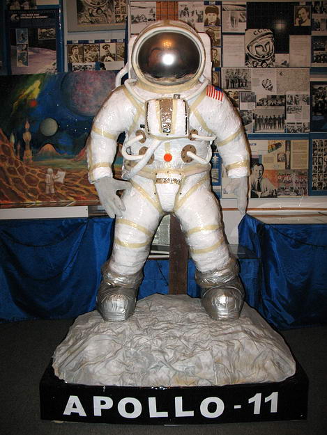 Нейл Армстронг (експонат музея)