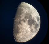 Місяць - вид в телескоп Харківського планетарію при мінімальному збільшенні