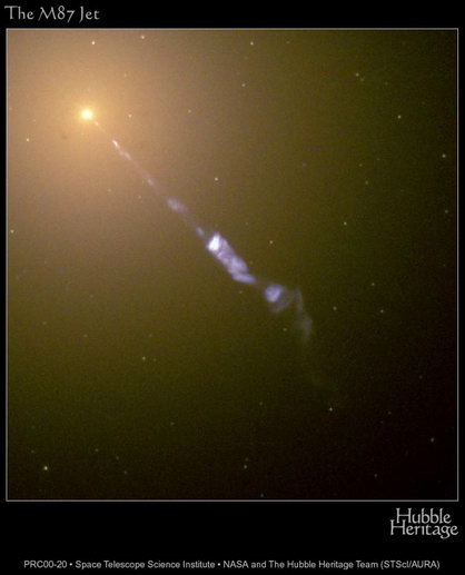 Струя из центра галактики М87